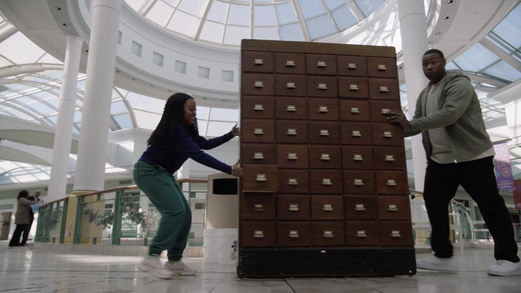 Nike Shoes in Abbott Elementary S05E09 “Mall” (2026) (Image 10)