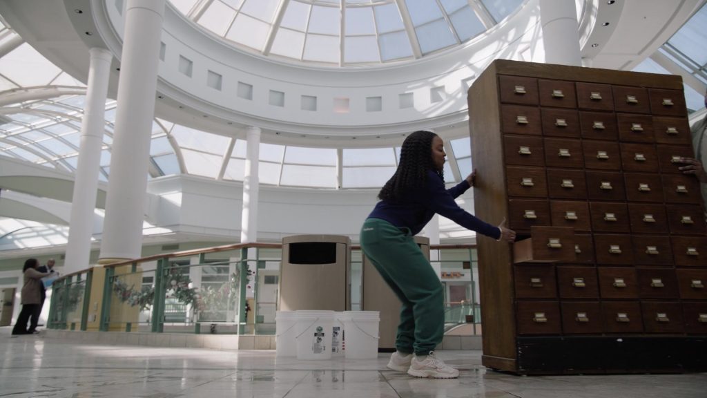 Nike Shoes in Abbott Elementary S05E09 “Mall” (2026) (Image 3)