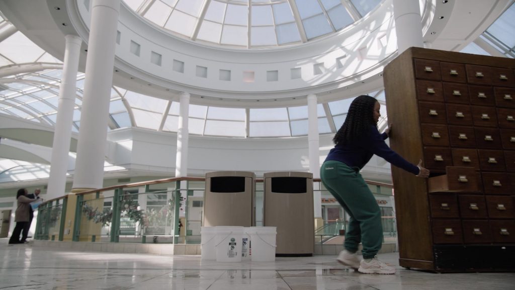 Nike Shoes in Abbott Elementary S05E09 “Mall” (2026) (Image 4)