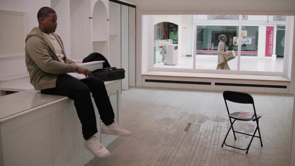 Nike Shoes in Abbott Elementary S05E09 “Mall” (2026) (Image 8)