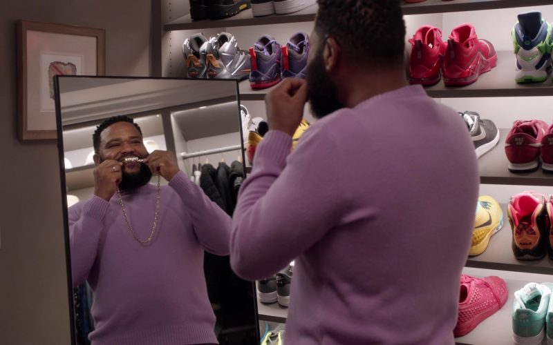 Nike Shoes in Black-ish S07E19 “Missions & Ambitions” (2021) (Image 1)