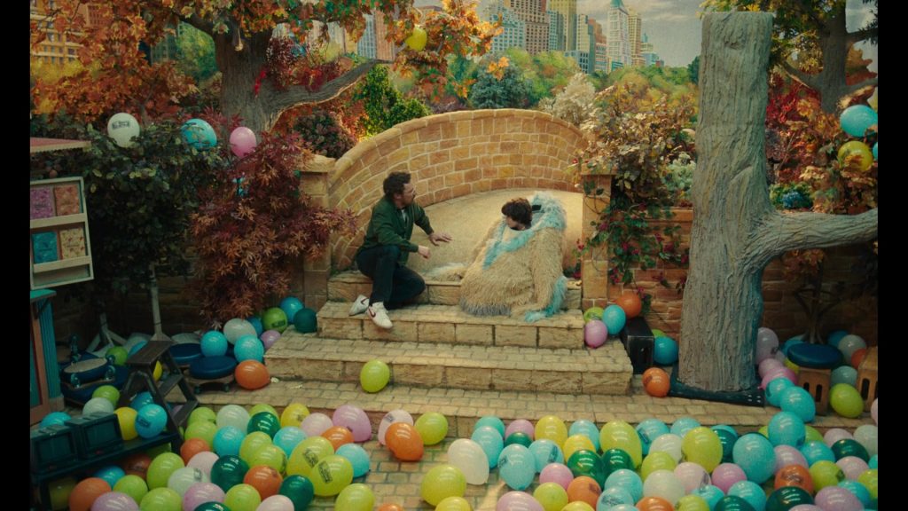 Nike Shoes in Eric S01E06 (2024) (Image 20)