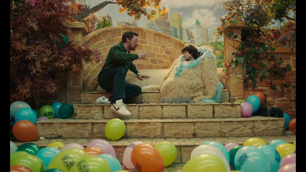 Nike Shoes in Eric S01E06 (2024) (Image 22)