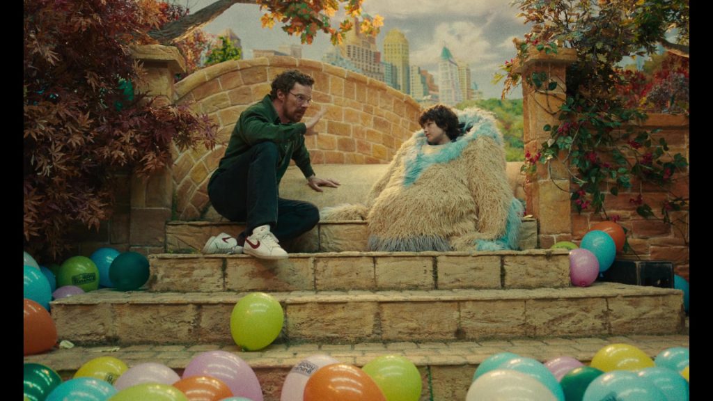 Nike Shoes in Eric S01E06 (2024) (Image 23)