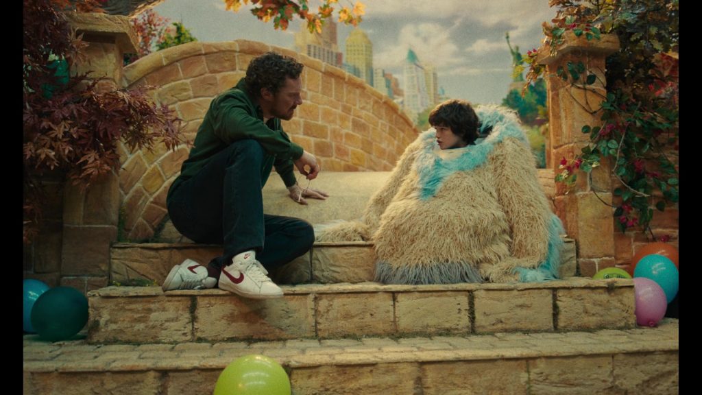 Nike Shoes in Eric S01E06 (2024) (Image 37)