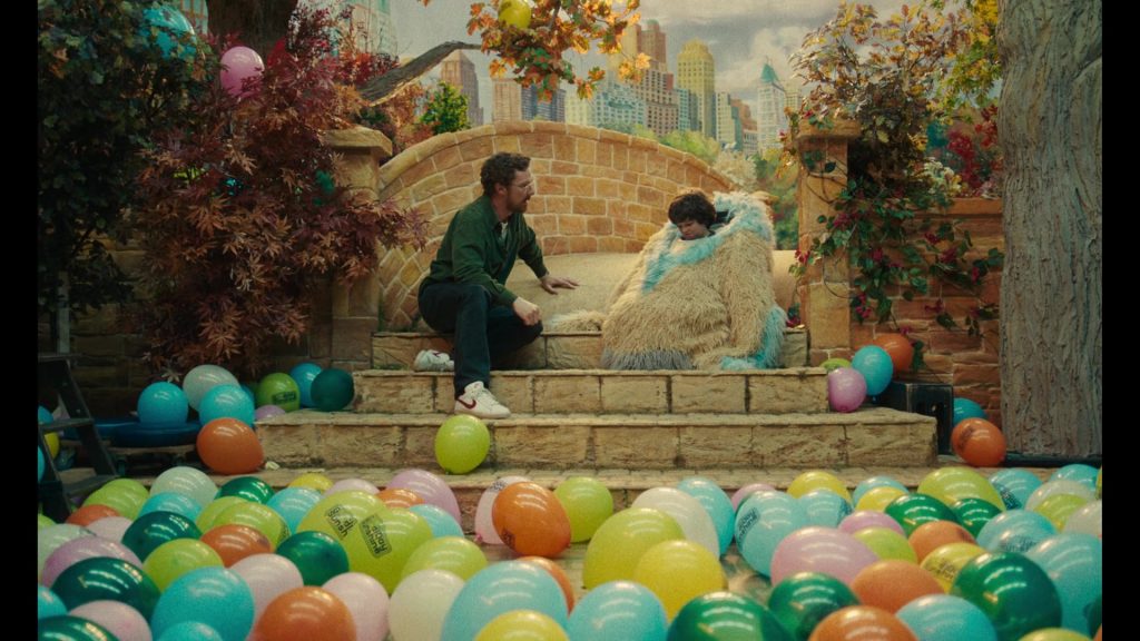 Nike Shoes in Eric S01E06 (2024) (Image 8)