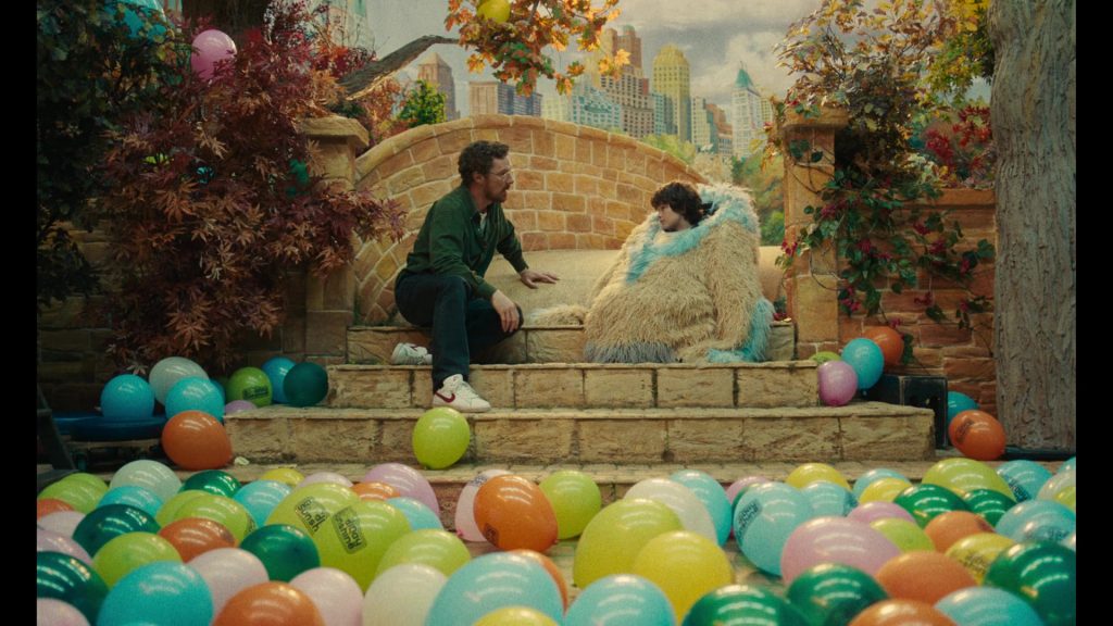 Nike Shoes in Eric S01E06 (2024) (Image 9)