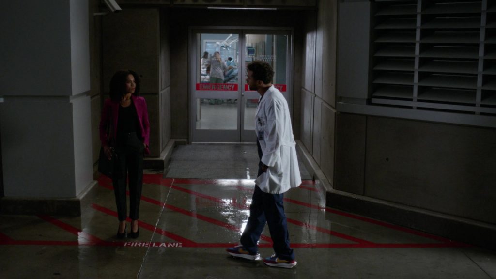 Nike Shoes in Grey's Anatomy – Season 16 Episode 1 “Nothing Left to Cling To” (2019) (Image 3)