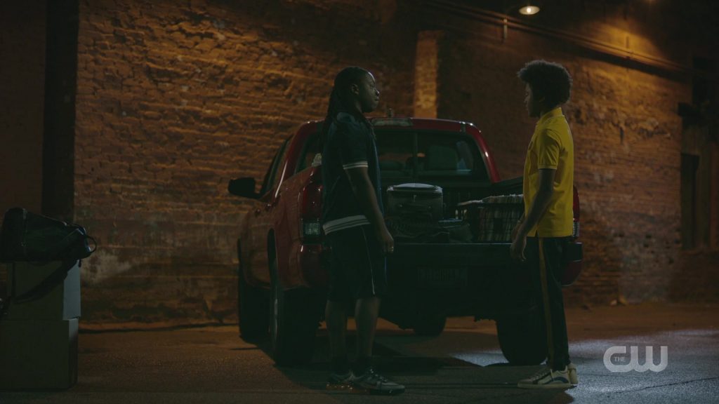 Nike Shoes in Legacies Season 2 Episode 1 “I'll Never Give Up Hope” (2019) (Image 1)