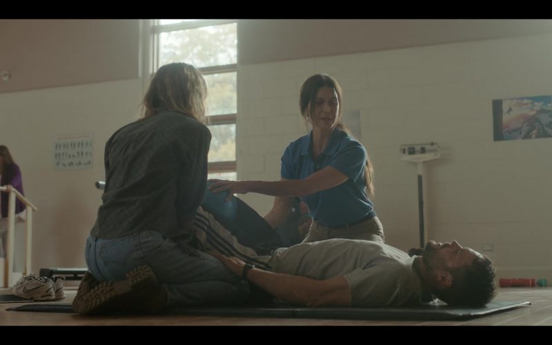 Nike Shoes in Painkiller S01E01 “The One to Start With, The One to Stay With” (2023) (Image 1)