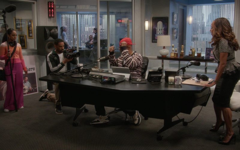 Nike Shoes in Poppa's House S01E03 “Podcast” (2024) (Image 1)