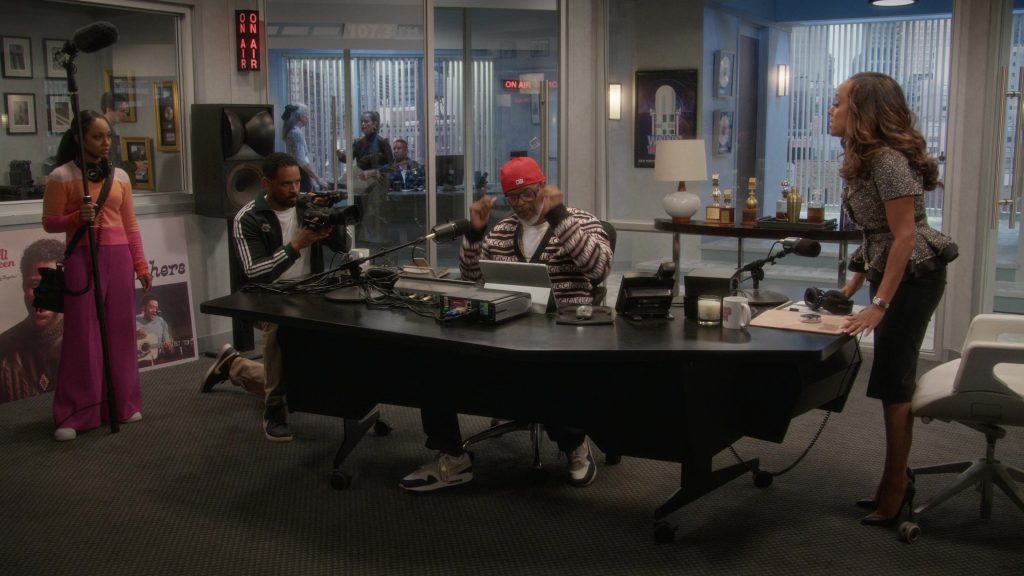 Nike Shoes in Poppa's House S01E03 “Podcast” (2024) (Image 2)