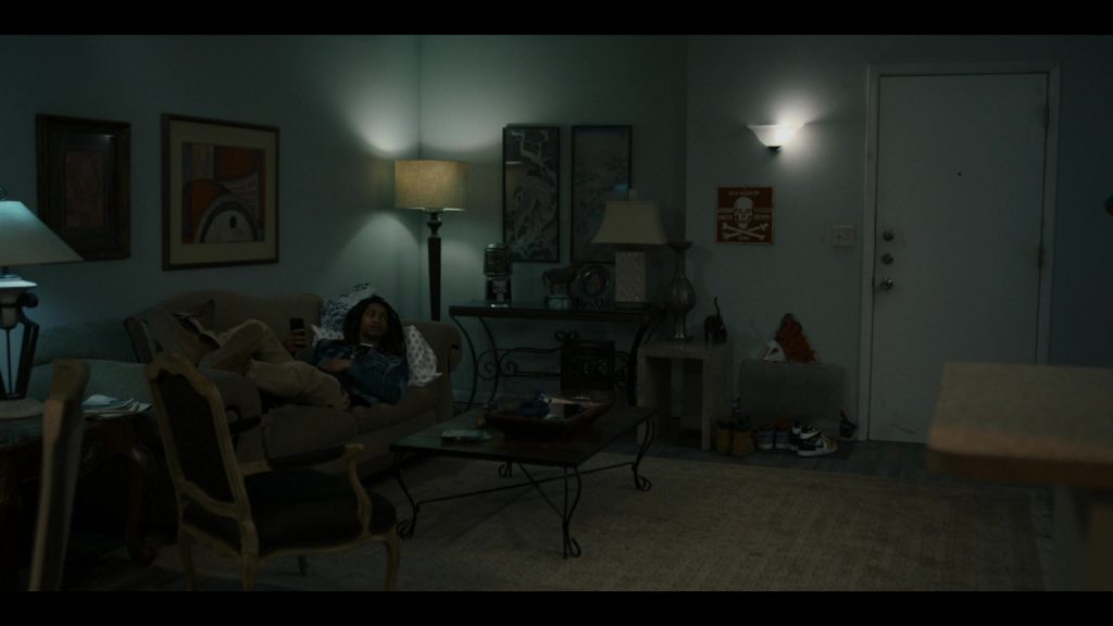 Nike Shoes in Power Book IV Force S03E04 “Time to See the King” (2025) (Image 4)