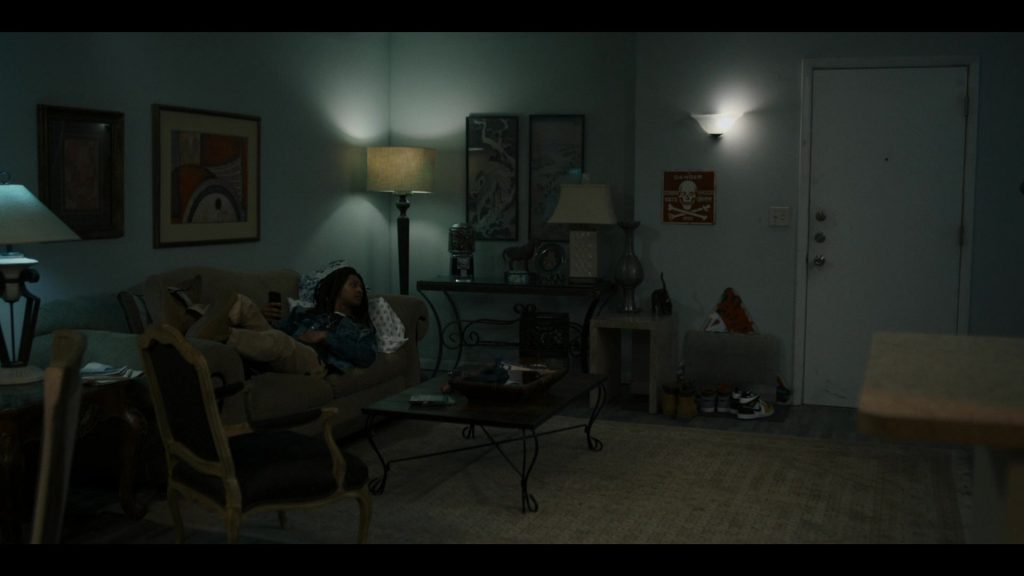 Nike Shoes in Power Book IV Force S03E04 “Time to See the King” (2025) (Image 5)
