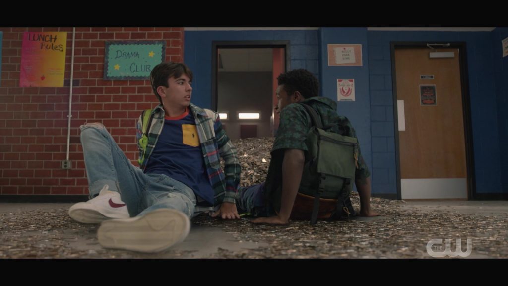 Nike Shoes in Stargirl S03E04 “Frenemies – Chapter Four - The Evidence” (2022) (Image 1)