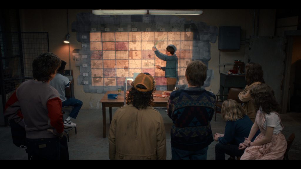 Nike Shoes in Stranger Things S05E03 “Chapter Three – The Turnbow Trap” (2025) (Image 10)