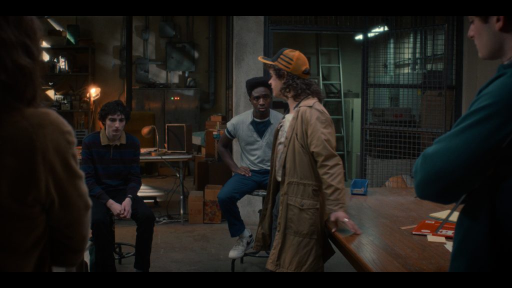 Nike Shoes in Stranger Things S05E03 “Chapter Three – The Turnbow Trap” (2025) (Image 3)