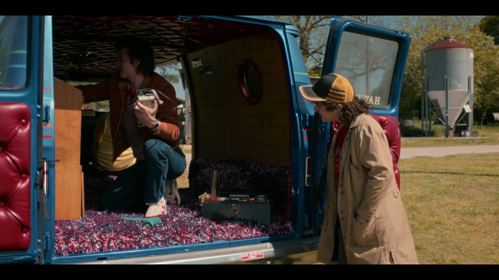 Nike Shoes in Stranger Things S05E03 “Chapter Three – The Turnbow Trap” (2025) (Image 6)