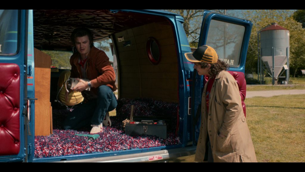 Nike Shoes in Stranger Things S05E03 “Chapter Three – The Turnbow Trap” (2025) (Image 7)