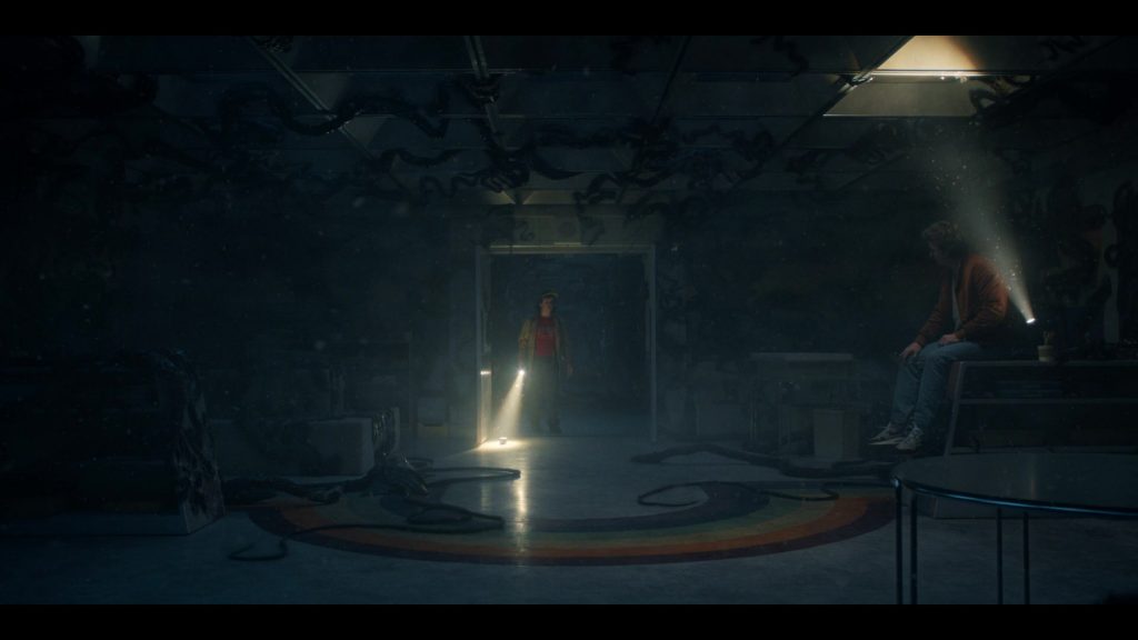 Nike Shoes in Stranger Things S05E05 “Chapter Five – Shock Jock” (2025) (Image 10)