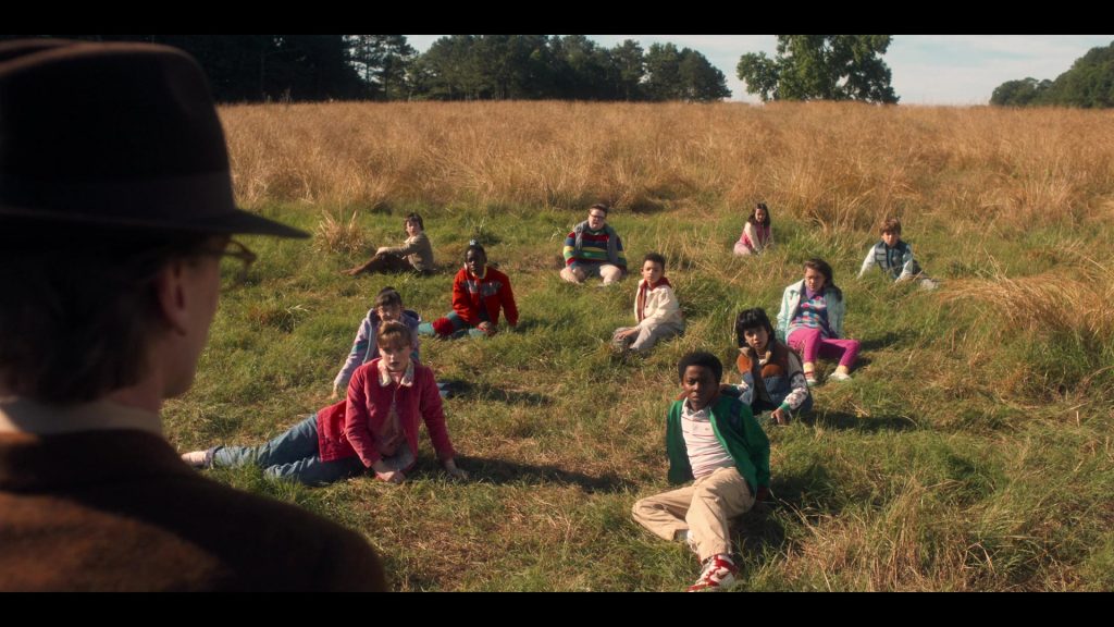 Nike Shoes in Stranger Things S05E05 “Chapter Five – Shock Jock” (2025) (Image 12)