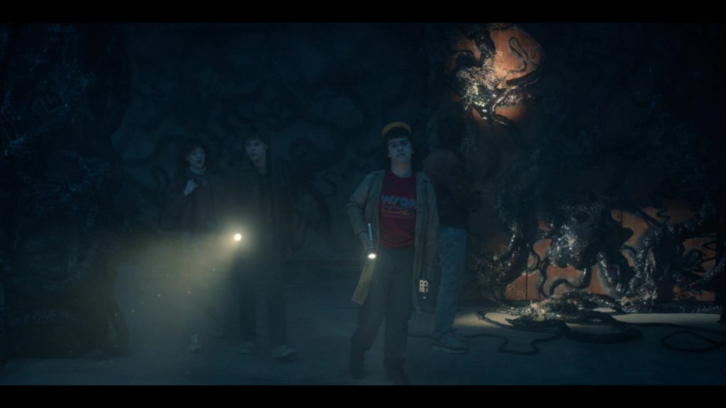 Nike Shoes in Stranger Things S05E05 “Chapter Five – Shock Jock” (2025) (Image 4)