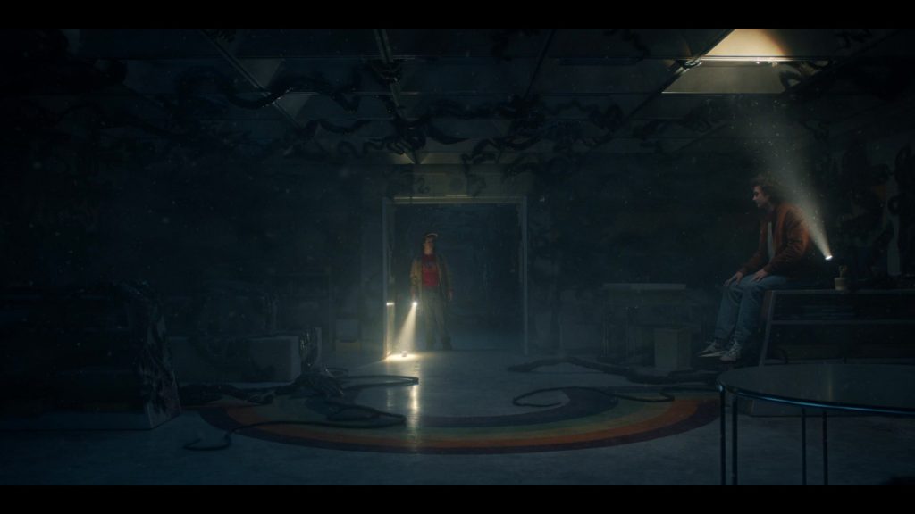 Nike Shoes in Stranger Things S05E05 “Chapter Five – Shock Jock” (2025) (Image 8)