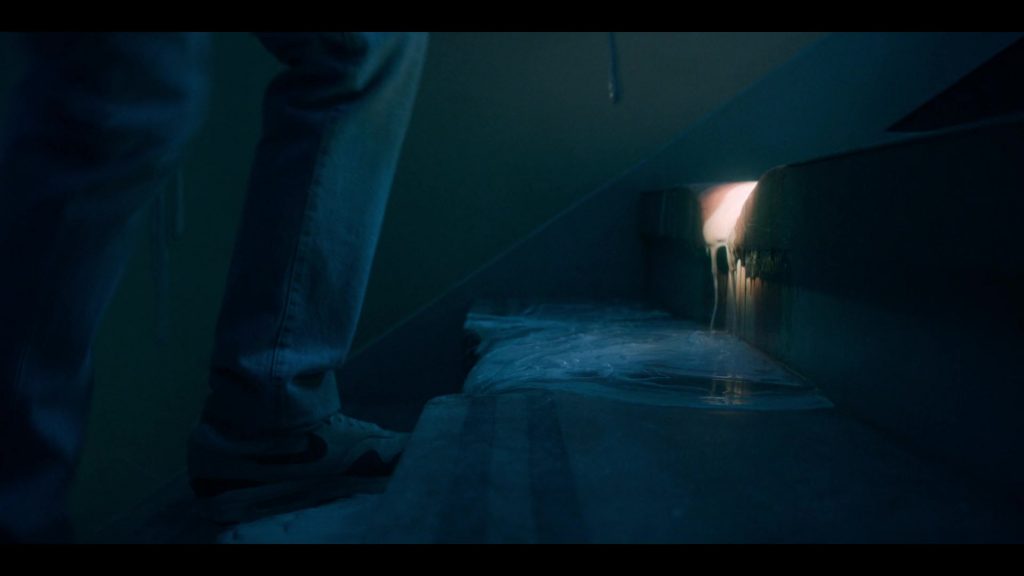 Nike Shoes in Stranger Things S05E06 “Chapter Six – Escape From Camazotz” (2025) (Image 1)