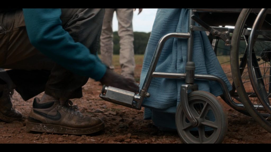 Nike Shoes in Stranger Things S05E07 “Chapter Seven – The Bridge” (2025) (Image 2)