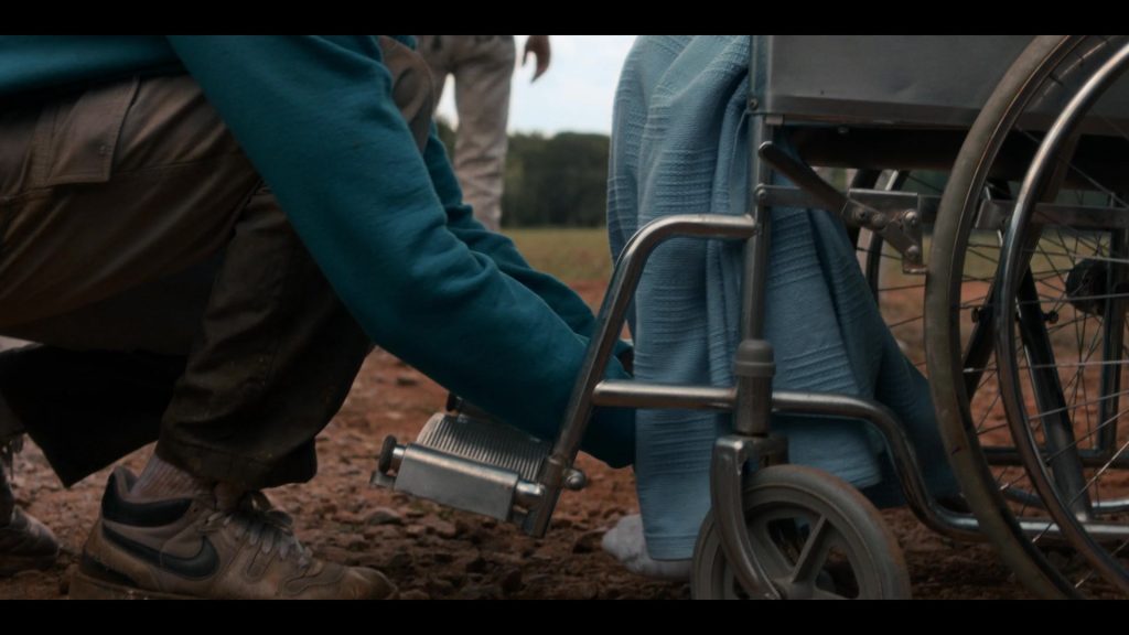 Nike Shoes in Stranger Things S05E07 “Chapter Seven – The Bridge” (2025) (Image 3)
