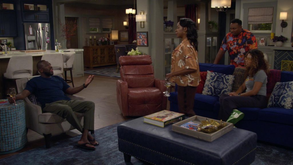 Nike Shoes in The Neighborhood S08E03 “Welcome to Spades” (2025) (Image 1)
