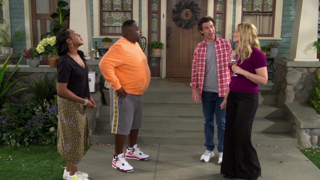 Nike Shoes in The Neighborhood S08E03 “Welcome to Spades” (2025) (Image 7)