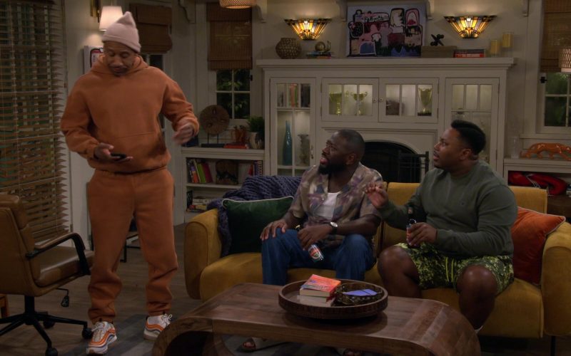 Nike Shoes in The Neighborhood S08E17 “Welcome to the Purse Dog” (2026) (Image 1)
