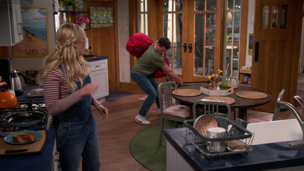 Nike Shoes of Max Greenfield as Dave Johnson in The Neighborhood S04E12 “Welcome to the Big One” (2022) (Image 1)