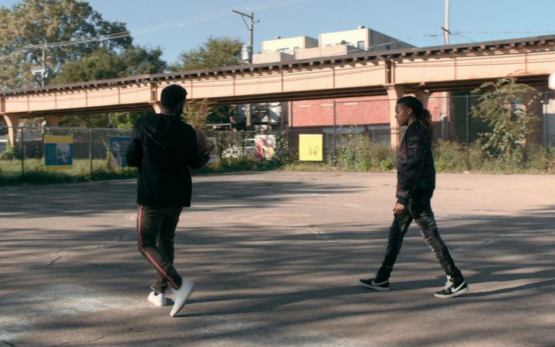 Nike Sneakers (Black) in The Chi S03E06 “Woo Woo Woo” (2020) (Image 1)