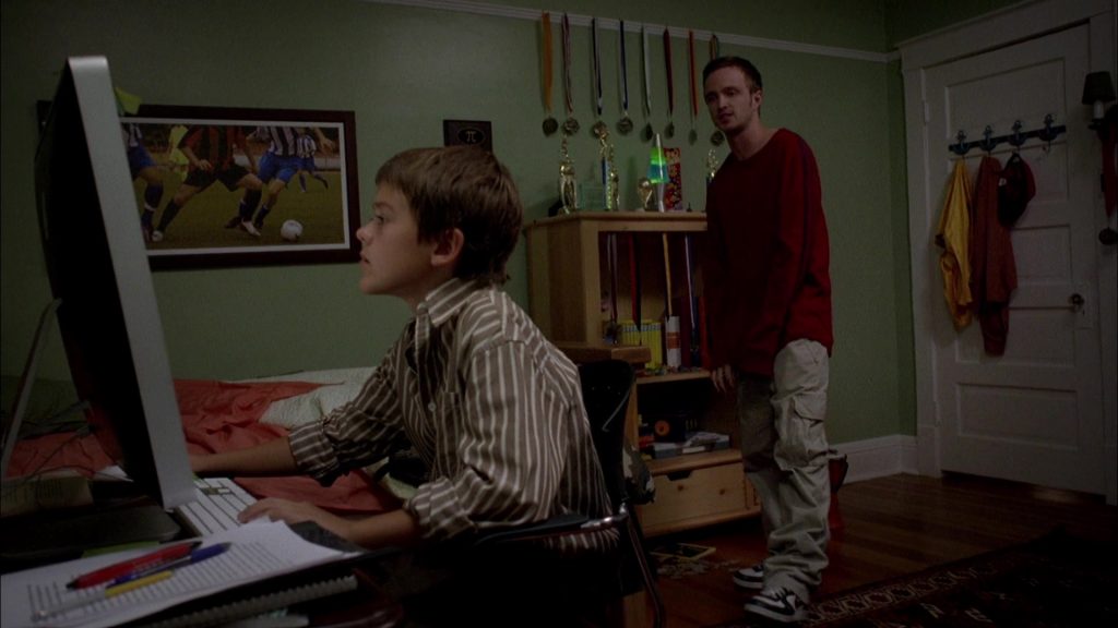 Nike Sneakers Worn by Aaron Paul (Jesse Pinkman) in Breaking Bad Season 1 Episode 4 - Cancer Man (2008) (Image 4)