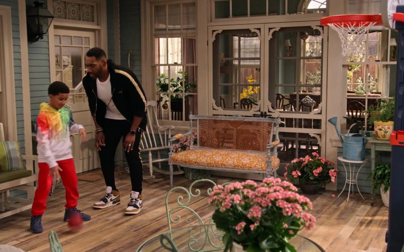 Nike Sneakers Worn by Anthony Alabi as Moz McKellan in Family Reunion Season 1 Episode 15 “Remember When Jade Was Down with the Swirl” (2020) (Image 1)