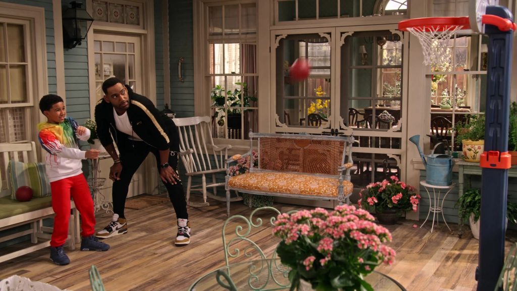 Nike Sneakers Worn by Anthony Alabi as Moz McKellan in Family Reunion Season 1 Episode 15 “Remember When Jade Was Down with the Swirl” (2020) (Image 2)