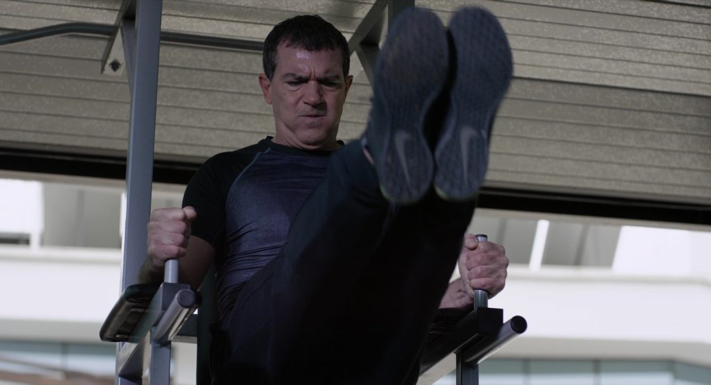 Nike Sneakers Worn by Antonio Banderas in Acts Of Vengeance (2017) (Image 1)