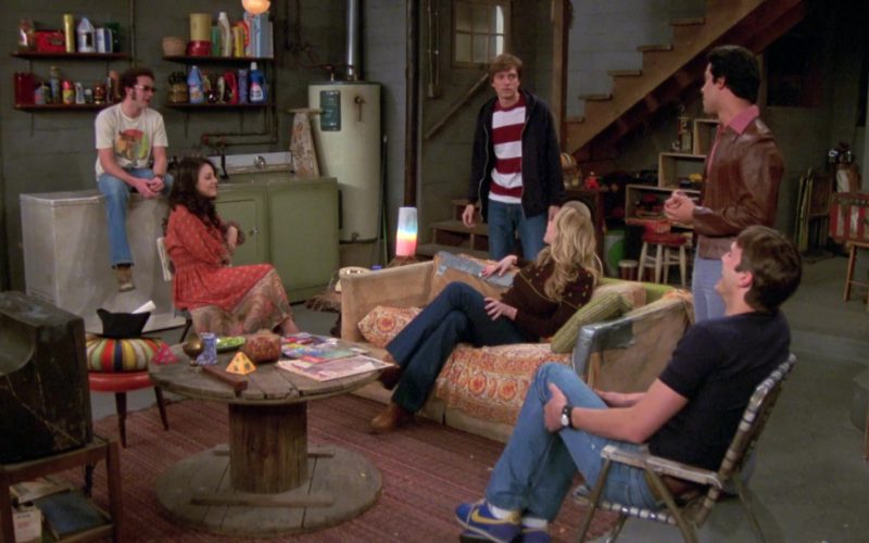 Nike Sneakers Worn by Ashton Kutcher as Michael Kelso in That '70s Show S07E20 “Gimme Shelter” (2005) (Image 1)