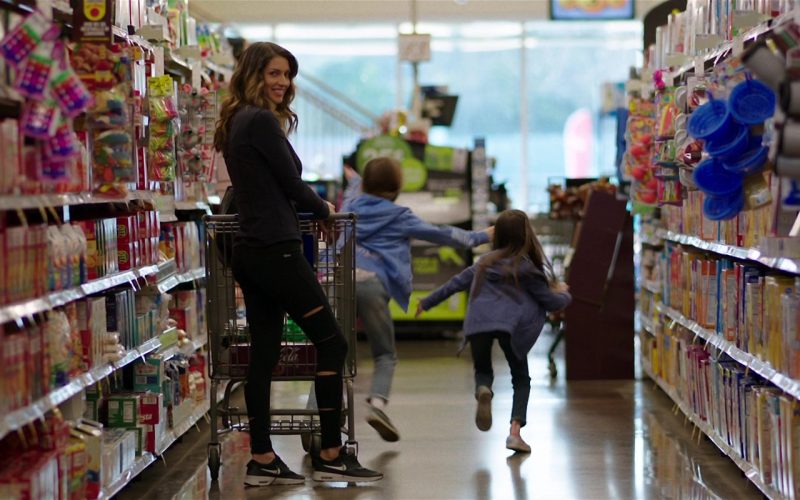 Nike Sneakers Worn by Dawn Olivieri in Den of Thieves (2018) (Image 1)