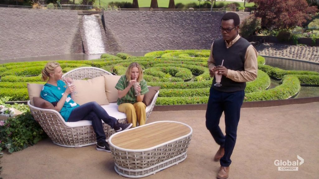 Nike Sneakers Worn by Lisa Kudrow in The Good Place Season 4 Episode 12 “Patty” (2020) (Image 2)