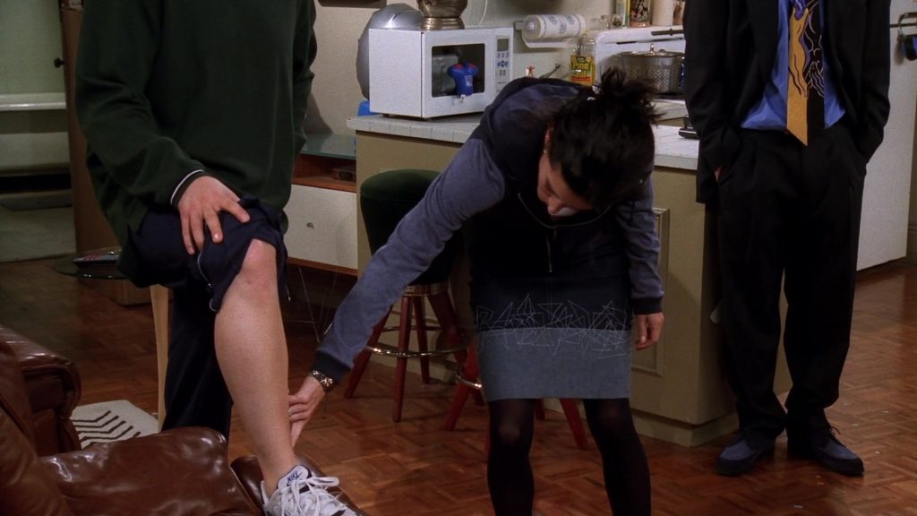 Nike Sneakers Worn by Matt LeBlanc (Joey Tribbiani) in Friends Season 5 Episode 9 “The One With Ross’ Sandwich” (1998) (Image 4)