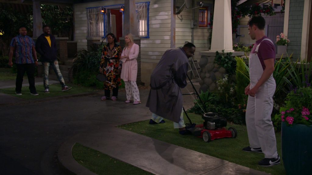 Nike Sneakers Worn by Max Greenfield as Dave Johnson in The Neighborhood Season 2 Episode 3 (2019) (Image 5)