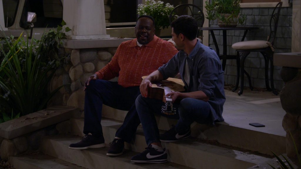 Nike Sneakers Worn by Max Greenfield in The Neighborhood Season 1 Episode 7 - Welcome to the Barbershop (2018) (Image 4)
