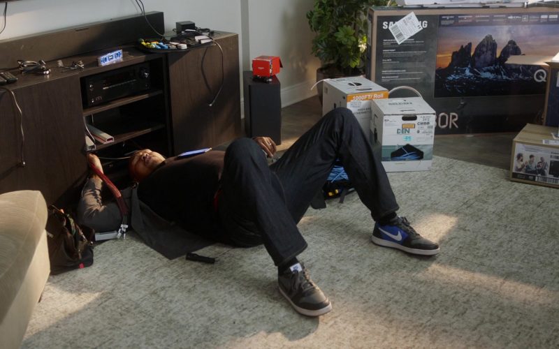 Nike Sneakers Worn by Omar Benson Miller as Ben in The Unicorn S01E18 “No Matter What the Future Brings” (2020) (Image 1)