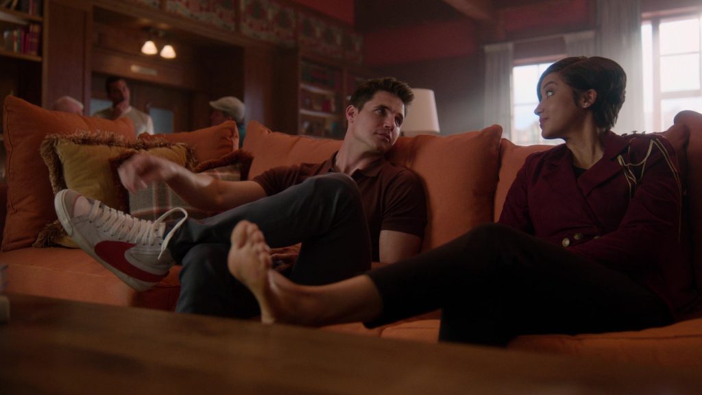 Nike Sneakers Worn by Robbie Amell in Upload S03E07 “Upload Day” (2023) (Image 11)