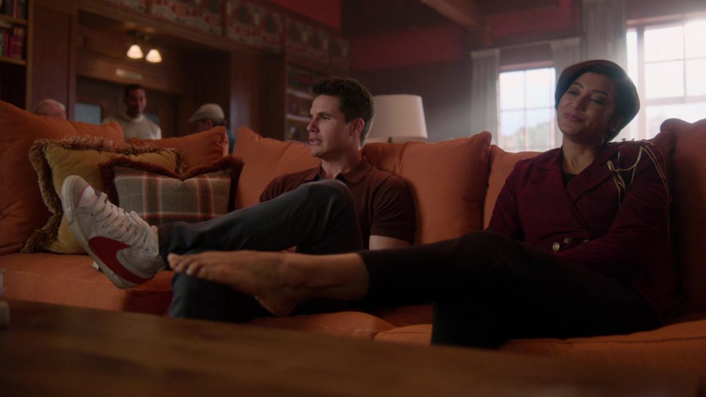 Nike Sneakers Worn by Robbie Amell in Upload S03E07 “Upload Day” (2023) (Image 16)