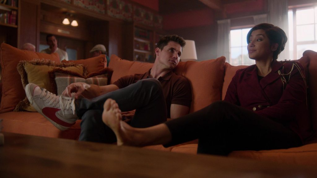 Nike Sneakers Worn by Robbie Amell in Upload S03E07 “Upload Day” (2023) (Image 19)