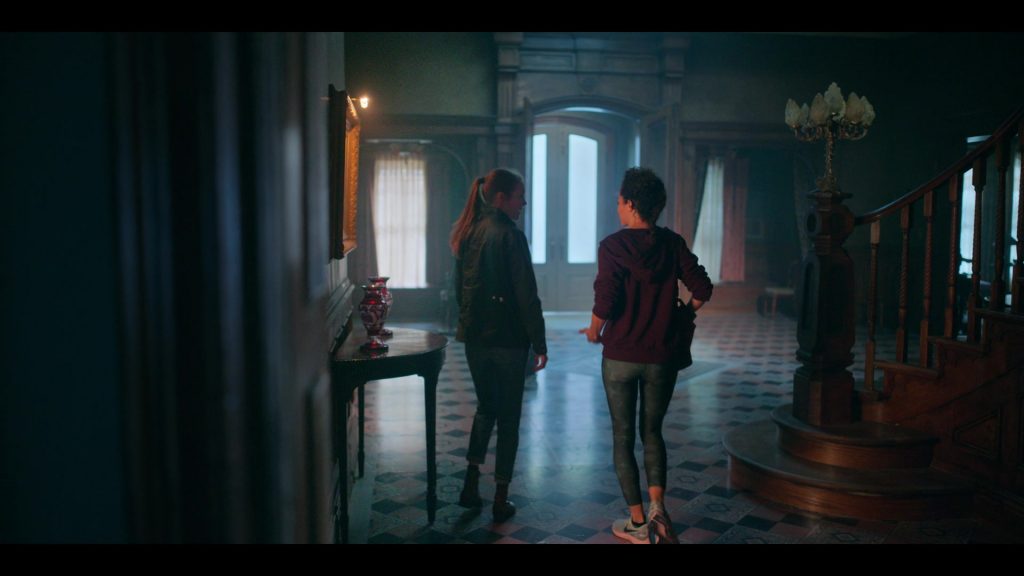 Nike Sneakers Worn by Sherri Saum as Ellie Whedon in Locke & Key Season 1 Episode 9 “Echoes” (2020) (Image 1)